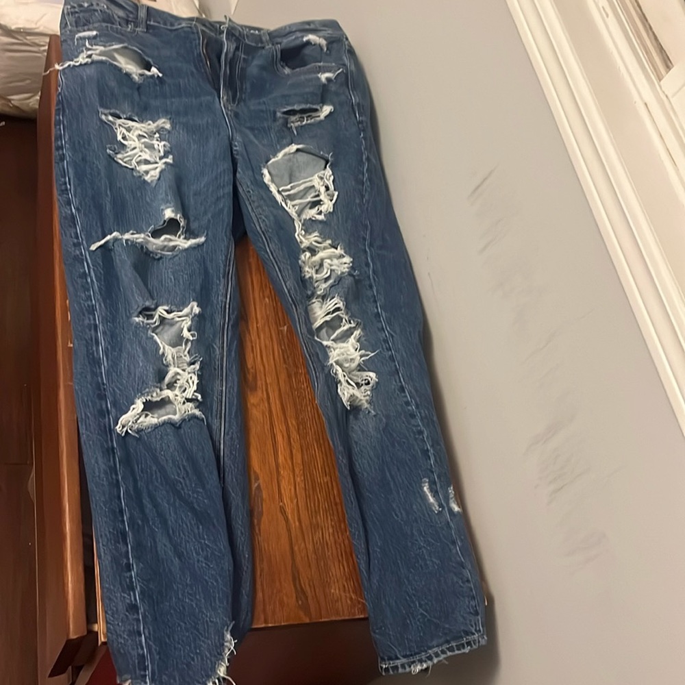 Ripped American Eagle Mom Jeans